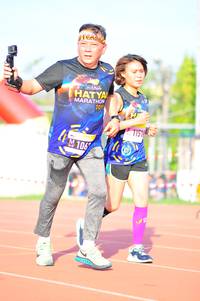 BIB: 106
                            <button type="button" onclick="openModal(3762838)" class="btn btn-primary btn-sm float-right btn-popup" data-toggle="modal" data-target=".modal-high-quality">
                        <i class="fas fa-shopping-cart"></i> Add to Cart
                    </button>
                                            <button type="button" onclick="isThisMe(3762838, true)" class="btn btn-success btn-sm float-right btn-popup btn-isme hidden" data-toggle="tooltip" data-placement="bottom" title="นี่คือรูปของคุณใช่ไหม คลิกที่นี่เพื่อเอาเข้าอัลบั้ม">
                        <i class="fas fa-plus"></i> Add to album
                    </button>
                    <button type="button" onclick="isThisMe(3762838, false)" class="btn btn-warning btn-sm float-right btn-popup btn-isnotme hidden">
                        <i class="fas fa-ban"></i> Remove from album
                    </button>