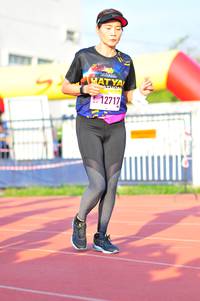 BIB: 12717
                            <button type="button" onclick="openModal(3578535)" class="btn btn-primary btn-sm float-right btn-popup" data-toggle="modal" data-target=".modal-high-quality">
                        <i class="fas fa-shopping-cart"></i> Add to Cart
                    </button>
                                            <button type="button" onclick="isThisMe(3578535, true)" class="btn btn-success btn-sm float-right btn-popup btn-isme hidden" data-toggle="tooltip" data-placement="bottom" title="นี่คือรูปของคุณใช่ไหม คลิกที่นี่เพื่อเอาเข้าอัลบั้ม">
                        <i class="fas fa-plus"></i> Add to album
                    </button>
                    <button type="button" onclick="isThisMe(3578535, false)" class="btn btn-warning btn-sm float-right btn-popup btn-isnotme hidden">
                        <i class="fas fa-ban"></i> Remove from album
                    </button>