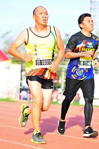 BIB: 114, 10315
                            <button type="button" onclick="openModal(3581027)" class="btn btn-primary btn-sm float-right btn-popup" data-toggle="modal" data-target=".modal-high-quality">
                        <i class="fas fa-shopping-cart"></i> Add to Cart
                    </button>
                                            <button type="button" onclick="isThisMe(3581027, true)" class="btn btn-success btn-sm float-right btn-popup btn-isme hidden" data-toggle="tooltip" data-placement="bottom" title="นี่คือรูปของคุณใช่ไหม คลิกที่นี่เพื่อเอาเข้าอัลบั้ม">
                        <i class="fas fa-plus"></i> Add to album
                    </button>
                    <button type="button" onclick="isThisMe(3581027, false)" class="btn btn-warning btn-sm float-right btn-popup btn-isnotme hidden">
                        <i class="fas fa-ban"></i> Remove from album
                    </button>