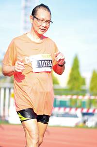 BIB: 10284
                            <button type="button" onclick="openModal(3590546)" class="btn btn-primary btn-sm float-right btn-popup" data-toggle="modal" data-target=".modal-high-quality">
                        <i class="fas fa-shopping-cart"></i> Add to Cart
                    </button>
                                            <button type="button" onclick="isThisMe(3590546, true)" class="btn btn-success btn-sm float-right btn-popup btn-isme hidden" data-toggle="tooltip" data-placement="bottom" title="นี่คือรูปของคุณใช่ไหม คลิกที่นี่เพื่อเอาเข้าอัลบั้ม">
                        <i class="fas fa-plus"></i> Add to album
                    </button>
                    <button type="button" onclick="isThisMe(3590546, false)" class="btn btn-warning btn-sm float-right btn-popup btn-isnotme hidden">
                        <i class="fas fa-ban"></i> Remove from album
                    </button>