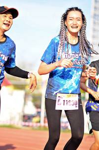 BIB: 
                            <button type="button" onclick="openModal(3589537)" class="btn btn-primary btn-sm float-right btn-popup" data-toggle="modal" data-target=".modal-high-quality">
                        <i class="fas fa-shopping-cart"></i> Add to Cart
                    </button>
                                            <button type="button" onclick="isThisMe(3589537, true)" class="btn btn-success btn-sm float-right btn-popup btn-isme hidden" data-toggle="tooltip" data-placement="bottom" title="นี่คือรูปของคุณใช่ไหม คลิกที่นี่เพื่อเอาเข้าอัลบั้ม">
                        <i class="fas fa-plus"></i> Add to album
                    </button>
                    <button type="button" onclick="isThisMe(3589537, false)" class="btn btn-warning btn-sm float-right btn-popup btn-isnotme hidden">
                        <i class="fas fa-ban"></i> Remove from album
                    </button>