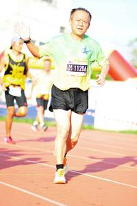 BIB: 11206
                            <button type="button" onclick="openModal(3588797)" class="btn btn-primary btn-sm float-right btn-popup" data-toggle="modal" data-target=".modal-high-quality">
                        <i class="fas fa-shopping-cart"></i> Add to Cart
                    </button>
                                            <button type="button" onclick="isThisMe(3588797, true)" class="btn btn-success btn-sm float-right btn-popup btn-isme hidden" data-toggle="tooltip" data-placement="bottom" title="นี่คือรูปของคุณใช่ไหม คลิกที่นี่เพื่อเอาเข้าอัลบั้ม">
                        <i class="fas fa-plus"></i> Add to album
                    </button>
                    <button type="button" onclick="isThisMe(3588797, false)" class="btn btn-warning btn-sm float-right btn-popup btn-isnotme hidden">
                        <i class="fas fa-ban"></i> Remove from album
                    </button>