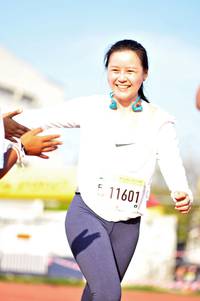 BIB: 11601
                            <button type="button" onclick="openModal(3590010)" class="btn btn-primary btn-sm float-right btn-popup" data-toggle="modal" data-target=".modal-high-quality">
                        <i class="fas fa-shopping-cart"></i> Add to Cart
                    </button>
                                            <button type="button" onclick="isThisMe(3590010, true)" class="btn btn-success btn-sm float-right btn-popup btn-isme hidden" data-toggle="tooltip" data-placement="bottom" title="นี่คือรูปของคุณใช่ไหม คลิกที่นี่เพื่อเอาเข้าอัลบั้ม">
                        <i class="fas fa-plus"></i> Add to album
                    </button>
                    <button type="button" onclick="isThisMe(3590010, false)" class="btn btn-warning btn-sm float-right btn-popup btn-isnotme hidden">
                        <i class="fas fa-ban"></i> Remove from album
                    </button>