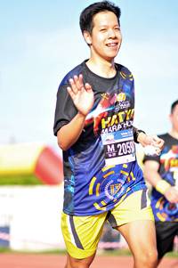 BIB: 205
                            <button type="button" onclick="openModal(3590296)" class="btn btn-primary btn-sm float-right btn-popup" data-toggle="modal" data-target=".modal-high-quality">
                        <i class="fas fa-shopping-cart"></i> Add to Cart
                    </button>
                                            <button type="button" onclick="isThisMe(3590296, true)" class="btn btn-success btn-sm float-right btn-popup btn-isme hidden" data-toggle="tooltip" data-placement="bottom" title="นี่คือรูปของคุณใช่ไหม คลิกที่นี่เพื่อเอาเข้าอัลบั้ม">
                        <i class="fas fa-plus"></i> Add to album
                    </button>
                    <button type="button" onclick="isThisMe(3590296, false)" class="btn btn-warning btn-sm float-right btn-popup btn-isnotme hidden">
                        <i class="fas fa-ban"></i> Remove from album
                    </button>