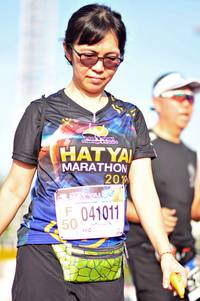 BIB: 041011
                            <button type="button" onclick="openModal(3590365)" class="btn btn-primary btn-sm float-right btn-popup" data-toggle="modal" data-target=".modal-high-quality">
                        <i class="fas fa-shopping-cart"></i> Add to Cart
                    </button>
                                            <button type="button" onclick="isThisMe(3590365, true)" class="btn btn-success btn-sm float-right btn-popup btn-isme hidden" data-toggle="tooltip" data-placement="bottom" title="นี่คือรูปของคุณใช่ไหม คลิกที่นี่เพื่อเอาเข้าอัลบั้ม">
                        <i class="fas fa-plus"></i> Add to album
                    </button>
                    <button type="button" onclick="isThisMe(3590365, false)" class="btn btn-warning btn-sm float-right btn-popup btn-isnotme hidden">
                        <i class="fas fa-ban"></i> Remove from album
                    </button>