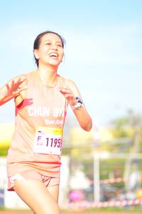 BIB: 1195
                            <button type="button" onclick="openModal(3763945)" class="btn btn-primary btn-sm float-right btn-popup" data-toggle="modal" data-target=".modal-high-quality">
                        <i class="fas fa-shopping-cart"></i> Add to Cart
                    </button>
                                            <button type="button" onclick="isThisMe(3763945, true)" class="btn btn-success btn-sm float-right btn-popup btn-isme hidden" data-toggle="tooltip" data-placement="bottom" title="นี่คือรูปของคุณใช่ไหม คลิกที่นี่เพื่อเอาเข้าอัลบั้ม">
                        <i class="fas fa-plus"></i> Add to album
                    </button>
                    <button type="button" onclick="isThisMe(3763945, false)" class="btn btn-warning btn-sm float-right btn-popup btn-isnotme hidden">
                        <i class="fas fa-ban"></i> Remove from album
                    </button>