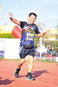 BIB: 10206
                            <button type="button" onclick="openModal(3590058)" class="btn btn-primary btn-sm float-right btn-popup" data-toggle="modal" data-target=".modal-high-quality">
                        <i class="fas fa-shopping-cart"></i> Add to Cart
                    </button>
                                            <button type="button" onclick="isThisMe(3590058, true)" class="btn btn-success btn-sm float-right btn-popup btn-isme hidden" data-toggle="tooltip" data-placement="bottom" title="นี่คือรูปของคุณใช่ไหม คลิกที่นี่เพื่อเอาเข้าอัลบั้ม">
                        <i class="fas fa-plus"></i> Add to album
                    </button>
                    <button type="button" onclick="isThisMe(3590058, false)" class="btn btn-warning btn-sm float-right btn-popup btn-isnotme hidden">
                        <i class="fas fa-ban"></i> Remove from album
                    </button>