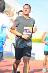 BIB: 10396
                            <button type="button" onclick="openModal(3772639)" class="btn btn-primary btn-sm float-right btn-popup" data-toggle="modal" data-target=".modal-high-quality">
                        <i class="fas fa-shopping-cart"></i> Add to Cart
                    </button>
                                            <button type="button" onclick="isThisMe(3772639, true)" class="btn btn-success btn-sm float-right btn-popup btn-isme hidden" data-toggle="tooltip" data-placement="bottom" title="นี่คือรูปของคุณใช่ไหม คลิกที่นี่เพื่อเอาเข้าอัลบั้ม">
                        <i class="fas fa-plus"></i> Add to album
                    </button>
                    <button type="button" onclick="isThisMe(3772639, false)" class="btn btn-warning btn-sm float-right btn-popup btn-isnotme hidden">
                        <i class="fas fa-ban"></i> Remove from album
                    </button>