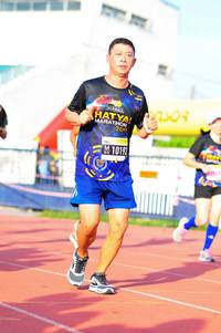 BIB: 2011, 10192
                            <button type="button" onclick="openModal(3581039)" class="btn btn-primary btn-sm float-right btn-popup" data-toggle="modal" data-target=".modal-high-quality">
                        <i class="fas fa-shopping-cart"></i> Add to Cart
                    </button>
                                            <button type="button" onclick="isThisMe(3581039, true)" class="btn btn-success btn-sm float-right btn-popup btn-isme hidden" data-toggle="tooltip" data-placement="bottom" title="นี่คือรูปของคุณใช่ไหม คลิกที่นี่เพื่อเอาเข้าอัลบั้ม">
                        <i class="fas fa-plus"></i> Add to album
                    </button>
                    <button type="button" onclick="isThisMe(3581039, false)" class="btn btn-warning btn-sm float-right btn-popup btn-isnotme hidden">
                        <i class="fas fa-ban"></i> Remove from album
                    </button>