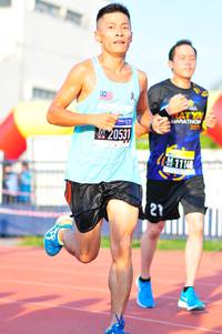 BIB: 0537
                            <button type="button" onclick="openModal(3578162)" class="btn btn-primary btn-sm float-right btn-popup" data-toggle="modal" data-target=".modal-high-quality">
                        <i class="fas fa-shopping-cart"></i> Add to Cart
                    </button>
                                            <button type="button" onclick="isThisMe(3578162, true)" class="btn btn-success btn-sm float-right btn-popup btn-isme hidden" data-toggle="tooltip" data-placement="bottom" title="นี่คือรูปของคุณใช่ไหม คลิกที่นี่เพื่อเอาเข้าอัลบั้ม">
                        <i class="fas fa-plus"></i> Add to album
                    </button>
                    <button type="button" onclick="isThisMe(3578162, false)" class="btn btn-warning btn-sm float-right btn-popup btn-isnotme hidden">
                        <i class="fas fa-ban"></i> Remove from album
                    </button>