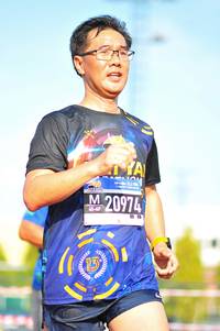 BIB: 20974
                            <button type="button" onclick="openModal(3591988)" class="btn btn-primary btn-sm float-right btn-popup" data-toggle="modal" data-target=".modal-high-quality">
                        <i class="fas fa-shopping-cart"></i> Add to Cart
                    </button>
                                            <button type="button" onclick="isThisMe(3591988, true)" class="btn btn-success btn-sm float-right btn-popup btn-isme hidden" data-toggle="tooltip" data-placement="bottom" title="นี่คือรูปของคุณใช่ไหม คลิกที่นี่เพื่อเอาเข้าอัลบั้ม">
                        <i class="fas fa-plus"></i> Add to album
                    </button>
                    <button type="button" onclick="isThisMe(3591988, false)" class="btn btn-warning btn-sm float-right btn-popup btn-isnotme hidden">
                        <i class="fas fa-ban"></i> Remove from album
                    </button>