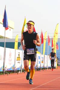 BIB: 20010
                            <button type="button" onclick="openModal(3745605)" class="btn btn-primary btn-sm float-right btn-popup" data-toggle="modal" data-target=".modal-high-quality">
                        <i class="fas fa-shopping-cart"></i> Add to Cart
                    </button>
                                            <button type="button" onclick="isThisMe(3745605, true)" class="btn btn-success btn-sm float-right btn-popup btn-isme hidden" data-toggle="tooltip" data-placement="bottom" title="นี่คือรูปของคุณใช่ไหม คลิกที่นี่เพื่อเอาเข้าอัลบั้ม">
                        <i class="fas fa-plus"></i> Add to album
                    </button>
                    <button type="button" onclick="isThisMe(3745605, false)" class="btn btn-warning btn-sm float-right btn-popup btn-isnotme hidden">
                        <i class="fas fa-ban"></i> Remove from album
                    </button>