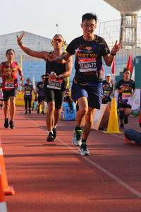 BIB: 40472
                            <button type="button" onclick="openModal(3745938)" class="btn btn-primary btn-sm float-right btn-popup" data-toggle="modal" data-target=".modal-high-quality">
                        <i class="fas fa-shopping-cart"></i> Add to Cart
                    </button>
                                            <button type="button" onclick="isThisMe(3745938, true)" class="btn btn-success btn-sm float-right btn-popup btn-isme hidden" data-toggle="tooltip" data-placement="bottom" title="นี่คือรูปของคุณใช่ไหม คลิกที่นี่เพื่อเอาเข้าอัลบั้ม">
                        <i class="fas fa-plus"></i> Add to album
                    </button>
                    <button type="button" onclick="isThisMe(3745938, false)" class="btn btn-warning btn-sm float-right btn-popup btn-isnotme hidden">
                        <i class="fas fa-ban"></i> Remove from album
                    </button>