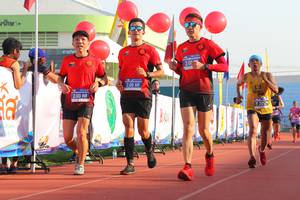 BIB: 200
                            <button type="button" onclick="openModal(3745511)" class="btn btn-primary btn-sm float-right btn-popup" data-toggle="modal" data-target=".modal-high-quality">
                        <i class="fas fa-shopping-cart"></i> Add to Cart
                    </button>
                                            <button type="button" onclick="isThisMe(3745511, true)" class="btn btn-success btn-sm float-right btn-popup btn-isme hidden" data-toggle="tooltip" data-placement="bottom" title="นี่คือรูปของคุณใช่ไหม คลิกที่นี่เพื่อเอาเข้าอัลบั้ม">
                        <i class="fas fa-plus"></i> Add to album
                    </button>
                    <button type="button" onclick="isThisMe(3745511, false)" class="btn btn-warning btn-sm float-right btn-popup btn-isnotme hidden">
                        <i class="fas fa-ban"></i> Remove from album
                    </button>