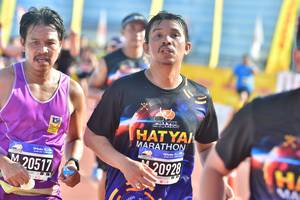 BIB: 0928, 20517
                            <button type="button" onclick="openModal(3576963)" class="btn btn-primary btn-sm float-right btn-popup" data-toggle="modal" data-target=".modal-high-quality">
                        <i class="fas fa-shopping-cart"></i> Add to Cart
                    </button>
                                            <button type="button" onclick="isThisMe(3576963, true)" class="btn btn-success btn-sm float-right btn-popup btn-isme hidden" data-toggle="tooltip" data-placement="bottom" title="นี่คือรูปของคุณใช่ไหม คลิกที่นี่เพื่อเอาเข้าอัลบั้ม">
                        <i class="fas fa-plus"></i> Add to album
                    </button>
                    <button type="button" onclick="isThisMe(3576963, false)" class="btn btn-warning btn-sm float-right btn-popup btn-isnotme hidden">
                        <i class="fas fa-ban"></i> Remove from album
                    </button>