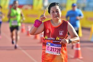 BIB: 221, 21739
                            <button type="button" onclick="openModal(3572165)" class="btn btn-primary btn-sm float-right btn-popup" data-toggle="modal" data-target=".modal-high-quality">
                        <i class="fas fa-shopping-cart"></i> Add to Cart
                    </button>
                                            <button type="button" onclick="isThisMe(3572165, true)" class="btn btn-success btn-sm float-right btn-popup btn-isme hidden" data-toggle="tooltip" data-placement="bottom" title="นี่คือรูปของคุณใช่ไหม คลิกที่นี่เพื่อเอาเข้าอัลบั้ม">
                        <i class="fas fa-plus"></i> Add to album
                    </button>
                    <button type="button" onclick="isThisMe(3572165, false)" class="btn btn-warning btn-sm float-right btn-popup btn-isnotme hidden">
                        <i class="fas fa-ban"></i> Remove from album
                    </button>