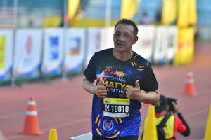 BIB: 10010
                            <button type="button" onclick="openModal(3540488)" class="btn btn-primary btn-sm float-right btn-popup" data-toggle="modal" data-target=".modal-high-quality">
                        <i class="fas fa-shopping-cart"></i> Add to Cart
                    </button>
                                            <button type="button" onclick="isThisMe(3540488, true)" class="btn btn-success btn-sm float-right btn-popup btn-isme hidden" data-toggle="tooltip" data-placement="bottom" title="นี่คือรูปของคุณใช่ไหม คลิกที่นี่เพื่อเอาเข้าอัลบั้ม">
                        <i class="fas fa-plus"></i> Add to album
                    </button>
                    <button type="button" onclick="isThisMe(3540488, false)" class="btn btn-warning btn-sm float-right btn-popup btn-isnotme hidden">
                        <i class="fas fa-ban"></i> Remove from album
                    </button>