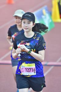 BIB: 12716
                            <button type="button" onclick="openModal(3548588)" class="btn btn-primary btn-sm float-right btn-popup" data-toggle="modal" data-target=".modal-high-quality">
                        <i class="fas fa-shopping-cart"></i> Add to Cart
                    </button>
                                            <button type="button" onclick="isThisMe(3548588, true)" class="btn btn-success btn-sm float-right btn-popup btn-isme hidden" data-toggle="tooltip" data-placement="bottom" title="นี่คือรูปของคุณใช่ไหม คลิกที่นี่เพื่อเอาเข้าอัลบั้ม">
                        <i class="fas fa-plus"></i> Add to album
                    </button>
                    <button type="button" onclick="isThisMe(3548588, false)" class="btn btn-warning btn-sm float-right btn-popup btn-isnotme hidden">
                        <i class="fas fa-ban"></i> Remove from album
                    </button>