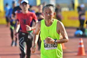 BIB: 20250
                            <button type="button" onclick="openModal(3556543)" class="btn btn-primary btn-sm float-right btn-popup" data-toggle="modal" data-target=".modal-high-quality">
                        <i class="fas fa-shopping-cart"></i> Add to Cart
                    </button>
                                            <button type="button" onclick="isThisMe(3556543, true)" class="btn btn-success btn-sm float-right btn-popup btn-isme hidden" data-toggle="tooltip" data-placement="bottom" title="นี่คือรูปของคุณใช่ไหม คลิกที่นี่เพื่อเอาเข้าอัลบั้ม">
                        <i class="fas fa-plus"></i> Add to album
                    </button>
                    <button type="button" onclick="isThisMe(3556543, false)" class="btn btn-warning btn-sm float-right btn-popup btn-isnotme hidden">
                        <i class="fas fa-ban"></i> Remove from album
                    </button>