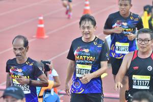 BIB: 10923, 652
                            <button type="button" onclick="openModal(3540409)" class="btn btn-primary btn-sm float-right btn-popup" data-toggle="modal" data-target=".modal-high-quality">
                        <i class="fas fa-shopping-cart"></i> Add to Cart
                    </button>
                                            <button type="button" onclick="isThisMe(3540409, true)" class="btn btn-success btn-sm float-right btn-popup btn-isme hidden" data-toggle="tooltip" data-placement="bottom" title="นี่คือรูปของคุณใช่ไหม คลิกที่นี่เพื่อเอาเข้าอัลบั้ม">
                        <i class="fas fa-plus"></i> Add to album
                    </button>
                    <button type="button" onclick="isThisMe(3540409, false)" class="btn btn-warning btn-sm float-right btn-popup btn-isnotme hidden">
                        <i class="fas fa-ban"></i> Remove from album
                    </button>