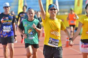 BIB: 226, 20466
                            <button type="button" onclick="openModal(3570530)" class="btn btn-primary btn-sm float-right btn-popup" data-toggle="modal" data-target=".modal-high-quality">
                        <i class="fas fa-shopping-cart"></i> Add to Cart
                    </button>
                                            <button type="button" onclick="isThisMe(3570530, true)" class="btn btn-success btn-sm float-right btn-popup btn-isme hidden" data-toggle="tooltip" data-placement="bottom" title="นี่คือรูปของคุณใช่ไหม คลิกที่นี่เพื่อเอาเข้าอัลบั้ม">
                        <i class="fas fa-plus"></i> Add to album
                    </button>
                    <button type="button" onclick="isThisMe(3570530, false)" class="btn btn-warning btn-sm float-right btn-popup btn-isnotme hidden">
                        <i class="fas fa-ban"></i> Remove from album
                    </button>