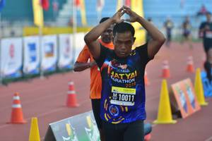 BIB: 10011
                            <button type="button" onclick="openModal(3533194)" class="btn btn-primary btn-sm float-right btn-popup" data-toggle="modal" data-target=".modal-high-quality">
                        <i class="fas fa-shopping-cart"></i> Add to Cart
                    </button>
                                            <button type="button" onclick="isThisMe(3533194, true)" class="btn btn-success btn-sm float-right btn-popup btn-isme hidden" data-toggle="tooltip" data-placement="bottom" title="นี่คือรูปของคุณใช่ไหม คลิกที่นี่เพื่อเอาเข้าอัลบั้ม">
                        <i class="fas fa-plus"></i> Add to album
                    </button>
                    <button type="button" onclick="isThisMe(3533194, false)" class="btn btn-warning btn-sm float-right btn-popup btn-isnotme hidden">
                        <i class="fas fa-ban"></i> Remove from album
                    </button>