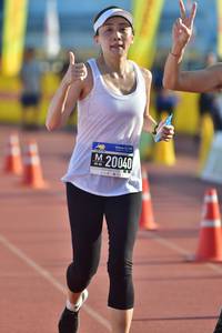 BIB: 20040
                            <button type="button" onclick="openModal(3552610)" class="btn btn-primary btn-sm float-right btn-popup" data-toggle="modal" data-target=".modal-high-quality">
                        <i class="fas fa-shopping-cart"></i> Add to Cart
                    </button>
                                            <button type="button" onclick="isThisMe(3552610, true)" class="btn btn-success btn-sm float-right btn-popup btn-isme hidden" data-toggle="tooltip" data-placement="bottom" title="นี่คือรูปของคุณใช่ไหม คลิกที่นี่เพื่อเอาเข้าอัลบั้ม">
                        <i class="fas fa-plus"></i> Add to album
                    </button>
                    <button type="button" onclick="isThisMe(3552610, false)" class="btn btn-warning btn-sm float-right btn-popup btn-isnotme hidden">
                        <i class="fas fa-ban"></i> Remove from album
                    </button>