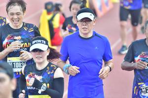 BIB: 108, 
                            <button type="button" onclick="openModal(3536213)" class="btn btn-primary btn-sm float-right btn-popup" data-toggle="modal" data-target=".modal-high-quality">
                        <i class="fas fa-shopping-cart"></i> Add to Cart
                    </button>
                                            <button type="button" onclick="isThisMe(3536213, true)" class="btn btn-success btn-sm float-right btn-popup btn-isme hidden" data-toggle="tooltip" data-placement="bottom" title="นี่คือรูปของคุณใช่ไหม คลิกที่นี่เพื่อเอาเข้าอัลบั้ม">
                        <i class="fas fa-plus"></i> Add to album
                    </button>
                    <button type="button" onclick="isThisMe(3536213, false)" class="btn btn-warning btn-sm float-right btn-popup btn-isnotme hidden">
                        <i class="fas fa-ban"></i> Remove from album
                    </button>