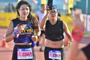 BIB: 201, 22445, 22409
                            <button type="button" onclick="openModal(3566927)" class="btn btn-primary btn-sm float-right btn-popup" data-toggle="modal" data-target=".modal-high-quality">
                        <i class="fas fa-shopping-cart"></i> Add to Cart
                    </button>
                                            <button type="button" onclick="isThisMe(3566927, true)" class="btn btn-success btn-sm float-right btn-popup btn-isme hidden" data-toggle="tooltip" data-placement="bottom" title="นี่คือรูปของคุณใช่ไหม คลิกที่นี่เพื่อเอาเข้าอัลบั้ม">
                        <i class="fas fa-plus"></i> Add to album
                    </button>
                    <button type="button" onclick="isThisMe(3566927, false)" class="btn btn-warning btn-sm float-right btn-popup btn-isnotme hidden">
                        <i class="fas fa-ban"></i> Remove from album
                    </button>