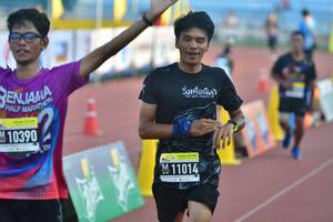 BIB: 10390, 11014
                            <button type="button" onclick="openModal(3535582)" class="btn btn-primary btn-sm float-right btn-popup" data-toggle="modal" data-target=".modal-high-quality">
                        <i class="fas fa-shopping-cart"></i> Add to Cart
                    </button>
                                            <button type="button" onclick="isThisMe(3535582, true)" class="btn btn-success btn-sm float-right btn-popup btn-isme hidden" data-toggle="tooltip" data-placement="bottom" title="นี่คือรูปของคุณใช่ไหม คลิกที่นี่เพื่อเอาเข้าอัลบั้ม">
                        <i class="fas fa-plus"></i> Add to album
                    </button>
                    <button type="button" onclick="isThisMe(3535582, false)" class="btn btn-warning btn-sm float-right btn-popup btn-isnotme hidden">
                        <i class="fas fa-ban"></i> Remove from album
                    </button>