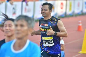 BIB: 10706
                            <button type="button" onclick="openModal(3535338)" class="btn btn-primary btn-sm float-right btn-popup" data-toggle="modal" data-target=".modal-high-quality">
                        <i class="fas fa-shopping-cart"></i> Add to Cart
                    </button>
                                            <button type="button" onclick="isThisMe(3535338, true)" class="btn btn-success btn-sm float-right btn-popup btn-isme hidden" data-toggle="tooltip" data-placement="bottom" title="นี่คือรูปของคุณใช่ไหม คลิกที่นี่เพื่อเอาเข้าอัลบั้ม">
                        <i class="fas fa-plus"></i> Add to album
                    </button>
                    <button type="button" onclick="isThisMe(3535338, false)" class="btn btn-warning btn-sm float-right btn-popup btn-isnotme hidden">
                        <i class="fas fa-ban"></i> Remove from album
                    </button>