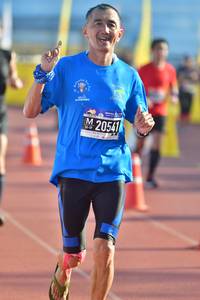 BIB: 2054
                            <button type="button" onclick="openModal(3552863)" class="btn btn-primary btn-sm float-right btn-popup" data-toggle="modal" data-target=".modal-high-quality">
                        <i class="fas fa-shopping-cart"></i> Add to Cart
                    </button>
                                            <button type="button" onclick="isThisMe(3552863, true)" class="btn btn-success btn-sm float-right btn-popup btn-isme hidden" data-toggle="tooltip" data-placement="bottom" title="นี่คือรูปของคุณใช่ไหม คลิกที่นี่เพื่อเอาเข้าอัลบั้ม">
                        <i class="fas fa-plus"></i> Add to album
                    </button>
                    <button type="button" onclick="isThisMe(3552863, false)" class="btn btn-warning btn-sm float-right btn-popup btn-isnotme hidden">
                        <i class="fas fa-ban"></i> Remove from album
                    </button>