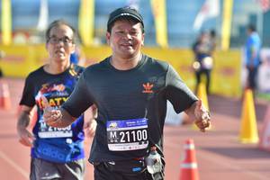 BIB: 21100, 
                            <button type="button" onclick="openModal(3570517)" class="btn btn-primary btn-sm float-right btn-popup" data-toggle="modal" data-target=".modal-high-quality">
                        <i class="fas fa-shopping-cart"></i> Add to Cart
                    </button>
                                            <button type="button" onclick="isThisMe(3570517, true)" class="btn btn-success btn-sm float-right btn-popup btn-isme hidden" data-toggle="tooltip" data-placement="bottom" title="นี่คือรูปของคุณใช่ไหม คลิกที่นี่เพื่อเอาเข้าอัลบั้ม">
                        <i class="fas fa-plus"></i> Add to album
                    </button>
                    <button type="button" onclick="isThisMe(3570517, false)" class="btn btn-warning btn-sm float-right btn-popup btn-isnotme hidden">
                        <i class="fas fa-ban"></i> Remove from album
                    </button>