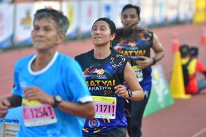 BIB: 201, 1254
                            <button type="button" onclick="openModal(3537263)" class="btn btn-primary btn-sm float-right btn-popup" data-toggle="modal" data-target=".modal-high-quality">
                        <i class="fas fa-shopping-cart"></i> Add to Cart
                    </button>
                                            <button type="button" onclick="isThisMe(3537263, true)" class="btn btn-success btn-sm float-right btn-popup btn-isme hidden" data-toggle="tooltip" data-placement="bottom" title="นี่คือรูปของคุณใช่ไหม คลิกที่นี่เพื่อเอาเข้าอัลบั้ม">
                        <i class="fas fa-plus"></i> Add to album
                    </button>
                    <button type="button" onclick="isThisMe(3537263, false)" class="btn btn-warning btn-sm float-right btn-popup btn-isnotme hidden">
                        <i class="fas fa-ban"></i> Remove from album
                    </button>