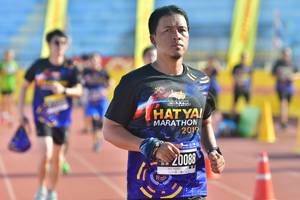 BIB: 201
                            <button type="button" onclick="openModal(3570631)" class="btn btn-primary btn-sm float-right btn-popup" data-toggle="modal" data-target=".modal-high-quality">
                        <i class="fas fa-shopping-cart"></i> Add to Cart
                    </button>
                                            <button type="button" onclick="isThisMe(3570631, true)" class="btn btn-success btn-sm float-right btn-popup btn-isme hidden" data-toggle="tooltip" data-placement="bottom" title="นี่คือรูปของคุณใช่ไหม คลิกที่นี่เพื่อเอาเข้าอัลบั้ม">
                        <i class="fas fa-plus"></i> Add to album
                    </button>
                    <button type="button" onclick="isThisMe(3570631, false)" class="btn btn-warning btn-sm float-right btn-popup btn-isnotme hidden">
                        <i class="fas fa-ban"></i> Remove from album
                    </button>