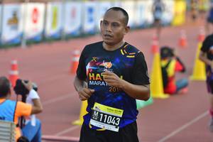 BIB: 201, 11043
                            <button type="button" onclick="openModal(3540439)" class="btn btn-primary btn-sm float-right btn-popup" data-toggle="modal" data-target=".modal-high-quality">
                        <i class="fas fa-shopping-cart"></i> Add to Cart
                    </button>
                                            <button type="button" onclick="isThisMe(3540439, true)" class="btn btn-success btn-sm float-right btn-popup btn-isme hidden" data-toggle="tooltip" data-placement="bottom" title="นี่คือรูปของคุณใช่ไหม คลิกที่นี่เพื่อเอาเข้าอัลบั้ม">
                        <i class="fas fa-plus"></i> Add to album
                    </button>
                    <button type="button" onclick="isThisMe(3540439, false)" class="btn btn-warning btn-sm float-right btn-popup btn-isnotme hidden">
                        <i class="fas fa-ban"></i> Remove from album
                    </button>