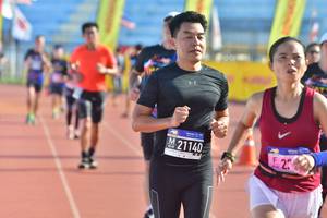 BIB: 140
                            <button type="button" onclick="openModal(3572253)" class="btn btn-primary btn-sm float-right btn-popup" data-toggle="modal" data-target=".modal-high-quality">
                        <i class="fas fa-shopping-cart"></i> Add to Cart
                    </button>
                                            <button type="button" onclick="isThisMe(3572253, true)" class="btn btn-success btn-sm float-right btn-popup btn-isme hidden" data-toggle="tooltip" data-placement="bottom" title="นี่คือรูปของคุณใช่ไหม คลิกที่นี่เพื่อเอาเข้าอัลบั้ม">
                        <i class="fas fa-plus"></i> Add to album
                    </button>
                    <button type="button" onclick="isThisMe(3572253, false)" class="btn btn-warning btn-sm float-right btn-popup btn-isnotme hidden">
                        <i class="fas fa-ban"></i> Remove from album
                    </button>