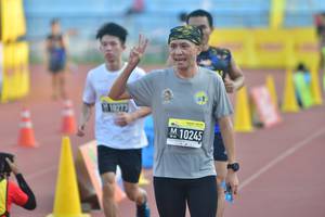 BIB: 10245
                            <button type="button" onclick="openModal(3532419)" class="btn btn-primary btn-sm float-right btn-popup" data-toggle="modal" data-target=".modal-high-quality">
                        <i class="fas fa-shopping-cart"></i> Add to Cart
                    </button>
                                            <button type="button" onclick="isThisMe(3532419, true)" class="btn btn-success btn-sm float-right btn-popup btn-isme hidden" data-toggle="tooltip" data-placement="bottom" title="นี่คือรูปของคุณใช่ไหม คลิกที่นี่เพื่อเอาเข้าอัลบั้ม">
                        <i class="fas fa-plus"></i> Add to album
                    </button>
                    <button type="button" onclick="isThisMe(3532419, false)" class="btn btn-warning btn-sm float-right btn-popup btn-isnotme hidden">
                        <i class="fas fa-ban"></i> Remove from album
                    </button>