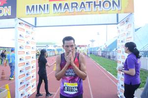 BIB: 11104
                            <button type="button" onclick="openModal(3592743)" class="btn btn-primary btn-sm float-right btn-popup" data-toggle="modal" data-target=".modal-high-quality">
                        <i class="fas fa-shopping-cart"></i> Add to Cart
                    </button>
                                            <button type="button" onclick="isThisMe(3592743, true)" class="btn btn-success btn-sm float-right btn-popup btn-isme hidden" data-toggle="tooltip" data-placement="bottom" title="นี่คือรูปของคุณใช่ไหม คลิกที่นี่เพื่อเอาเข้าอัลบั้ม">
                        <i class="fas fa-plus"></i> Add to album
                    </button>
                    <button type="button" onclick="isThisMe(3592743, false)" class="btn btn-warning btn-sm float-right btn-popup btn-isnotme hidden">
                        <i class="fas fa-ban"></i> Remove from album
                    </button>