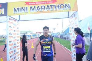 BIB: 10624
                            <button type="button" onclick="openModal(3592736)" class="btn btn-primary btn-sm float-right btn-popup" data-toggle="modal" data-target=".modal-high-quality">
                        <i class="fas fa-shopping-cart"></i> Add to Cart
                    </button>
                                            <button type="button" onclick="isThisMe(3592736, true)" class="btn btn-success btn-sm float-right btn-popup btn-isme hidden" data-toggle="tooltip" data-placement="bottom" title="นี่คือรูปของคุณใช่ไหม คลิกที่นี่เพื่อเอาเข้าอัลบั้ม">
                        <i class="fas fa-plus"></i> Add to album
                    </button>
                    <button type="button" onclick="isThisMe(3592736, false)" class="btn btn-warning btn-sm float-right btn-popup btn-isnotme hidden">
                        <i class="fas fa-ban"></i> Remove from album
                    </button>