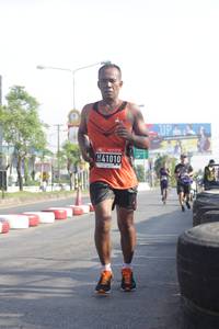 BIB: 41010
                            <button type="button" onclick="openModal(3672504)" class="btn btn-primary btn-sm float-right btn-popup" data-toggle="modal" data-target=".modal-high-quality">
                        <i class="fas fa-shopping-cart"></i> Add to Cart
                    </button>
                                            <button type="button" onclick="isThisMe(3672504, true)" class="btn btn-success btn-sm float-right btn-popup btn-isme hidden" data-toggle="tooltip" data-placement="bottom" title="นี่คือรูปของคุณใช่ไหม คลิกที่นี่เพื่อเอาเข้าอัลบั้ม">
                        <i class="fas fa-plus"></i> Add to album
                    </button>
                    <button type="button" onclick="isThisMe(3672504, false)" class="btn btn-warning btn-sm float-right btn-popup btn-isnotme hidden">
                        <i class="fas fa-ban"></i> Remove from album
                    </button>