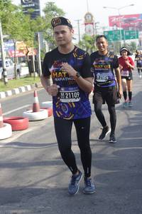 BIB: 201, 21109
                            <button type="button" onclick="openModal(3672003)" class="btn btn-primary btn-sm float-right btn-popup" data-toggle="modal" data-target=".modal-high-quality">
                        <i class="fas fa-shopping-cart"></i> Add to Cart
                    </button>
                                            <button type="button" onclick="isThisMe(3672003, true)" class="btn btn-success btn-sm float-right btn-popup btn-isme hidden" data-toggle="tooltip" data-placement="bottom" title="นี่คือรูปของคุณใช่ไหม คลิกที่นี่เพื่อเอาเข้าอัลบั้ม">
                        <i class="fas fa-plus"></i> Add to album
                    </button>
                    <button type="button" onclick="isThisMe(3672003, false)" class="btn btn-warning btn-sm float-right btn-popup btn-isnotme hidden">
                        <i class="fas fa-ban"></i> Remove from album
                    </button>