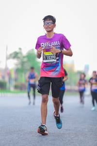 BIB: 10390
                            <button type="button" onclick="openModal(3620033)" class="btn btn-primary btn-sm float-right btn-popup" data-toggle="modal" data-target=".modal-high-quality">
                        <i class="fas fa-shopping-cart"></i> Add to Cart
                    </button>
                                            <button type="button" onclick="isThisMe(3620033, true)" class="btn btn-success btn-sm float-right btn-popup btn-isme hidden" data-toggle="tooltip" data-placement="bottom" title="นี่คือรูปของคุณใช่ไหม คลิกที่นี่เพื่อเอาเข้าอัลบั้ม">
                        <i class="fas fa-plus"></i> Add to album
                    </button>
                    <button type="button" onclick="isThisMe(3620033, false)" class="btn btn-warning btn-sm float-right btn-popup btn-isnotme hidden">
                        <i class="fas fa-ban"></i> Remove from album
                    </button>