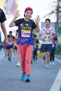 BIB: 11870
                            <button type="button" onclick="openModal(3610774)" class="btn btn-primary btn-sm float-right btn-popup" data-toggle="modal" data-target=".modal-high-quality">
                        <i class="fas fa-shopping-cart"></i> Add to Cart
                    </button>
                                            <button type="button" onclick="isThisMe(3610774, true)" class="btn btn-success btn-sm float-right btn-popup btn-isme hidden" data-toggle="tooltip" data-placement="bottom" title="นี่คือรูปของคุณใช่ไหม คลิกที่นี่เพื่อเอาเข้าอัลบั้ม">
                        <i class="fas fa-plus"></i> Add to album
                    </button>
                    <button type="button" onclick="isThisMe(3610774, false)" class="btn btn-warning btn-sm float-right btn-popup btn-isnotme hidden">
                        <i class="fas fa-ban"></i> Remove from album
                    </button>