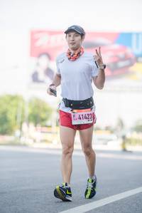 BIB: 41423
                            <button type="button" onclick="openModal(3795714)" class="btn btn-primary btn-sm float-right btn-popup" data-toggle="modal" data-target=".modal-high-quality">
                        <i class="fas fa-shopping-cart"></i> Add to Cart
                    </button>
                                            <button type="button" onclick="isThisMe(3795714, true)" class="btn btn-success btn-sm float-right btn-popup btn-isme hidden" data-toggle="tooltip" data-placement="bottom" title="นี่คือรูปของคุณใช่ไหม คลิกที่นี่เพื่อเอาเข้าอัลบั้ม">
                        <i class="fas fa-plus"></i> Add to album
                    </button>
                    <button type="button" onclick="isThisMe(3795714, false)" class="btn btn-warning btn-sm float-right btn-popup btn-isnotme hidden">
                        <i class="fas fa-ban"></i> Remove from album
                    </button>