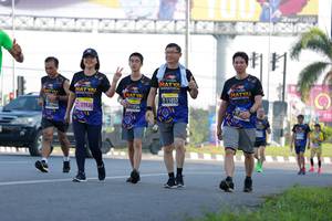 BIB: 11930
                            <button type="button" onclick="openModal(3820874)" class="btn btn-primary btn-sm float-right btn-popup" data-toggle="modal" data-target=".modal-high-quality">
                        <i class="fas fa-shopping-cart"></i> Add to Cart
                    </button>
                                            <button type="button" onclick="isThisMe(3820874, true)" class="btn btn-success btn-sm float-right btn-popup btn-isme hidden" data-toggle="tooltip" data-placement="bottom" title="นี่คือรูปของคุณใช่ไหม คลิกที่นี่เพื่อเอาเข้าอัลบั้ม">
                        <i class="fas fa-plus"></i> Add to album
                    </button>
                    <button type="button" onclick="isThisMe(3820874, false)" class="btn btn-warning btn-sm float-right btn-popup btn-isnotme hidden">
                        <i class="fas fa-ban"></i> Remove from album
                    </button>