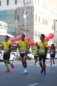 BIB: 400
                            <button type="button" onclick="openModal(3682618)" class="btn btn-primary btn-sm float-right btn-popup" data-toggle="modal" data-target=".modal-high-quality">
                        <i class="fas fa-shopping-cart"></i> Add to Cart
                    </button>
                                            <button type="button" onclick="isThisMe(3682618, true)" class="btn btn-success btn-sm float-right btn-popup btn-isme hidden" data-toggle="tooltip" data-placement="bottom" title="นี่คือรูปของคุณใช่ไหม คลิกที่นี่เพื่อเอาเข้าอัลบั้ม">
                        <i class="fas fa-plus"></i> Add to album
                    </button>
                    <button type="button" onclick="isThisMe(3682618, false)" class="btn btn-warning btn-sm float-right btn-popup btn-isnotme hidden">
                        <i class="fas fa-ban"></i> Remove from album
                    </button>