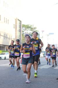 BIB: 0817, 1225, 11852
                            <button type="button" onclick="openModal(3679413)" class="btn btn-primary btn-sm float-right btn-popup" data-toggle="modal" data-target=".modal-high-quality">
                        <i class="fas fa-shopping-cart"></i> Add to Cart
                    </button>
                                            <button type="button" onclick="isThisMe(3679413, true)" class="btn btn-success btn-sm float-right btn-popup btn-isme hidden" data-toggle="tooltip" data-placement="bottom" title="นี่คือรูปของคุณใช่ไหม คลิกที่นี่เพื่อเอาเข้าอัลบั้ม">
                        <i class="fas fa-plus"></i> Add to album
                    </button>
                    <button type="button" onclick="isThisMe(3679413, false)" class="btn btn-warning btn-sm float-right btn-popup btn-isnotme hidden">
                        <i class="fas fa-ban"></i> Remove from album
                    </button>