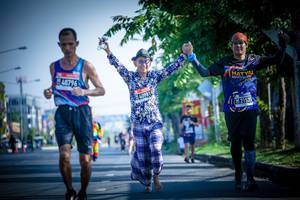 BIB: 
                            <button type="button" onclick="openModal(3780798)" class="btn btn-primary btn-sm float-right btn-popup" data-toggle="modal" data-target=".modal-high-quality">
                        <i class="fas fa-shopping-cart"></i> Add to Cart
                    </button>
                                            <button type="button" onclick="isThisMe(3780798, true)" class="btn btn-success btn-sm float-right btn-popup btn-isme hidden" data-toggle="tooltip" data-placement="bottom" title="นี่คือรูปของคุณใช่ไหม คลิกที่นี่เพื่อเอาเข้าอัลบั้ม">
                        <i class="fas fa-plus"></i> Add to album
                    </button>
                    <button type="button" onclick="isThisMe(3780798, false)" class="btn btn-warning btn-sm float-right btn-popup btn-isnotme hidden">
                        <i class="fas fa-ban"></i> Remove from album
                    </button>