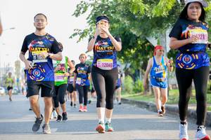 BIB: 221, 121
                            <button type="button" onclick="openModal(3778917)" class="btn btn-primary btn-sm float-right btn-popup" data-toggle="modal" data-target=".modal-high-quality">
                        <i class="fas fa-shopping-cart"></i> Add to Cart
                    </button>
                                            <button type="button" onclick="isThisMe(3778917, true)" class="btn btn-success btn-sm float-right btn-popup btn-isme hidden" data-toggle="tooltip" data-placement="bottom" title="นี่คือรูปของคุณใช่ไหม คลิกที่นี่เพื่อเอาเข้าอัลบั้ม">
                        <i class="fas fa-plus"></i> Add to album
                    </button>
                    <button type="button" onclick="isThisMe(3778917, false)" class="btn btn-warning btn-sm float-right btn-popup btn-isnotme hidden">
                        <i class="fas fa-ban"></i> Remove from album
                    </button>